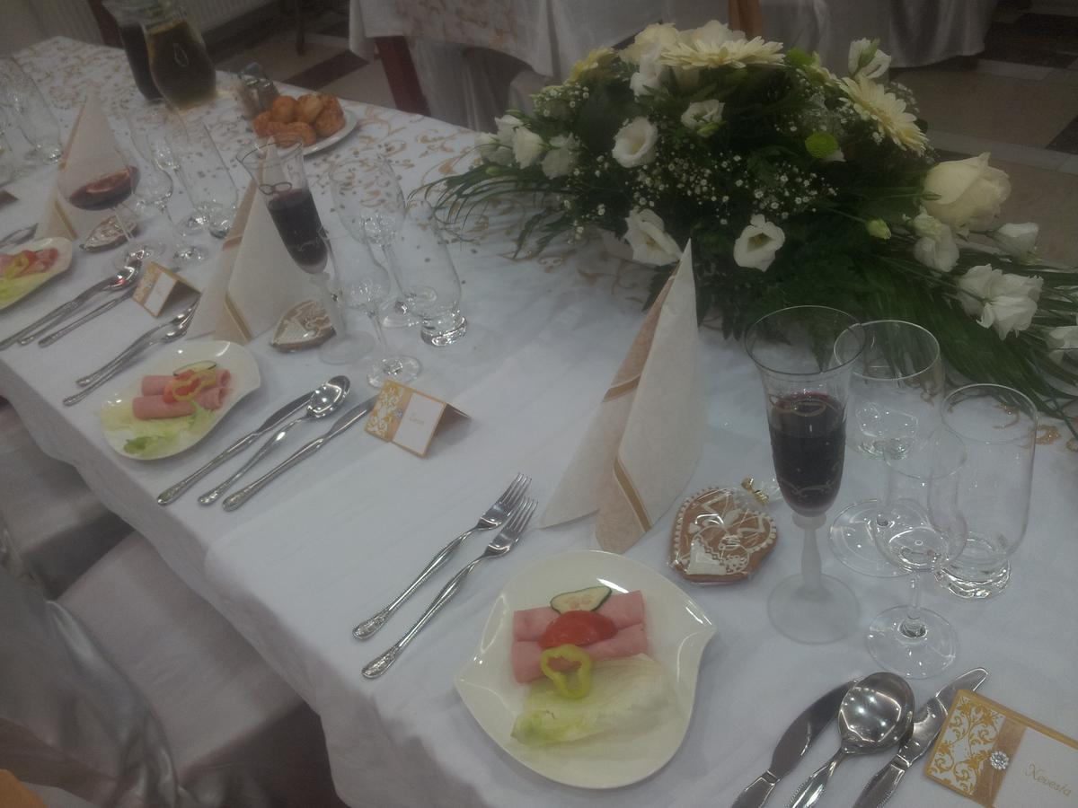 Hotel Central Sala Bagian luar foto