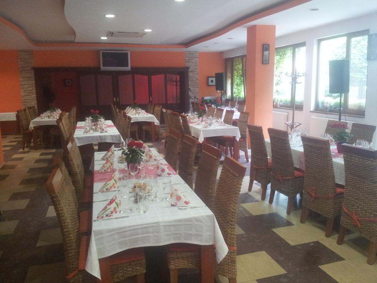 Hotel Central Sala Bagian luar foto