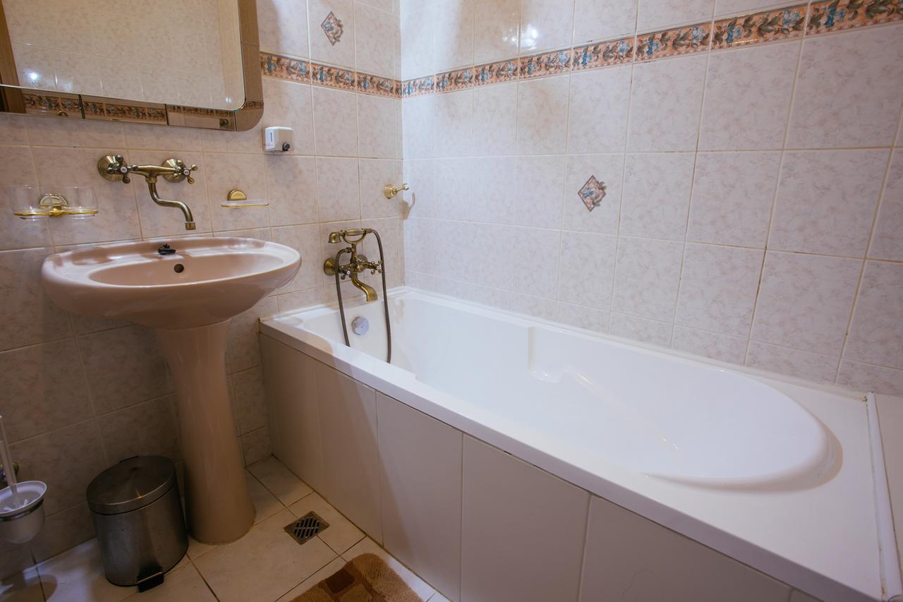 Hotel Central Sala Bagian luar foto