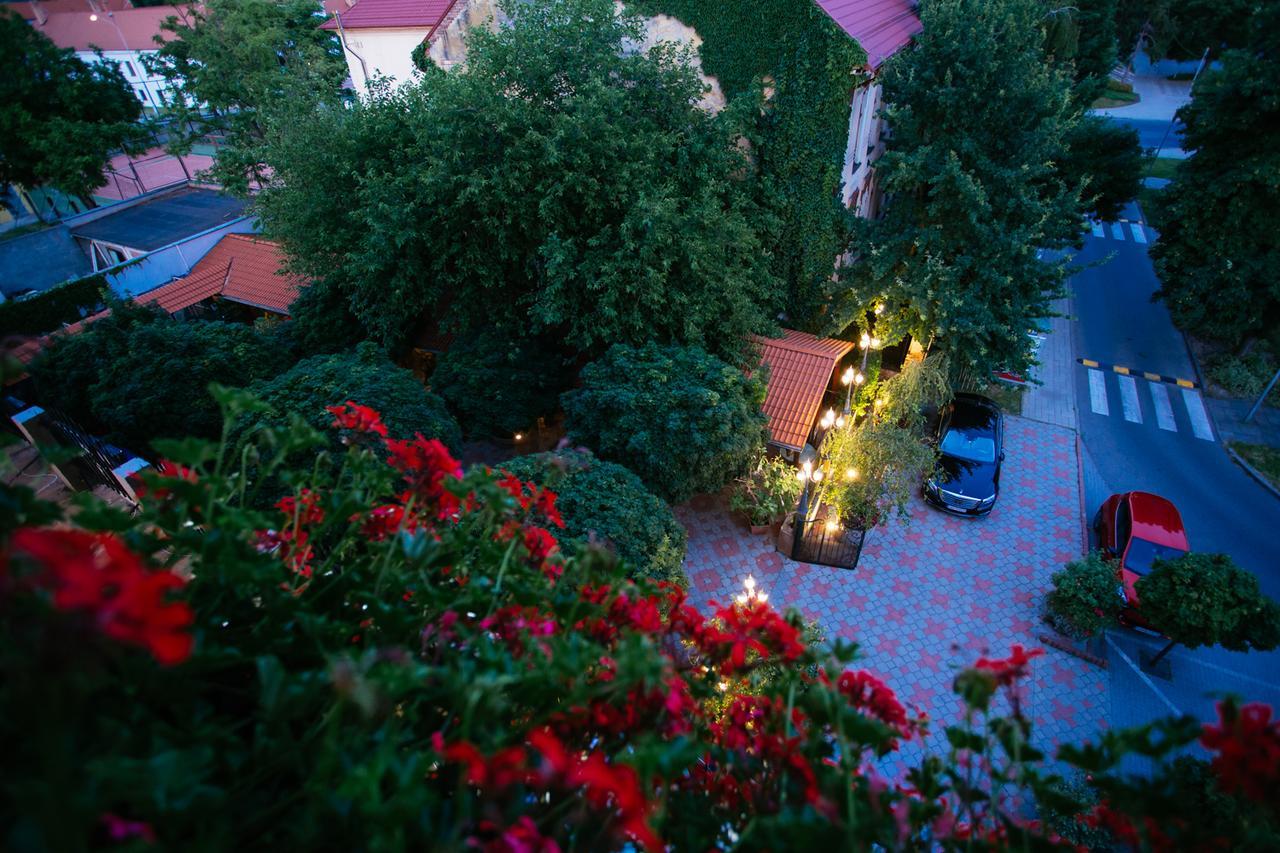 Hotel Central Sala Bagian luar foto
